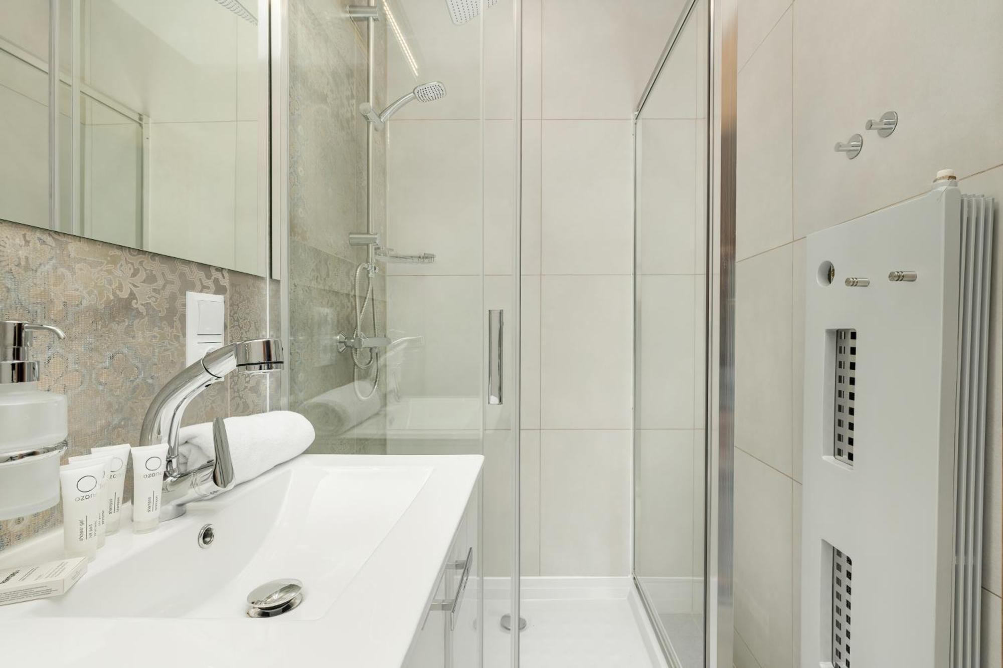 Nowoczesne I Stylowe Apartamenty W Centrum Bytomia Blisko Rynku By Noclegi Renters Exteriör bild